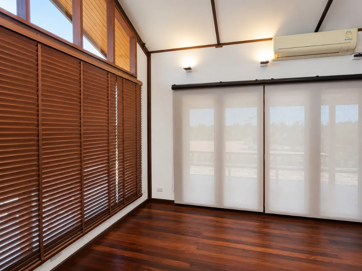 Blinds project with two window sets